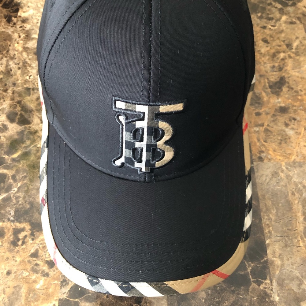Burberry Black Baseball Cap with Iconic Check Trim